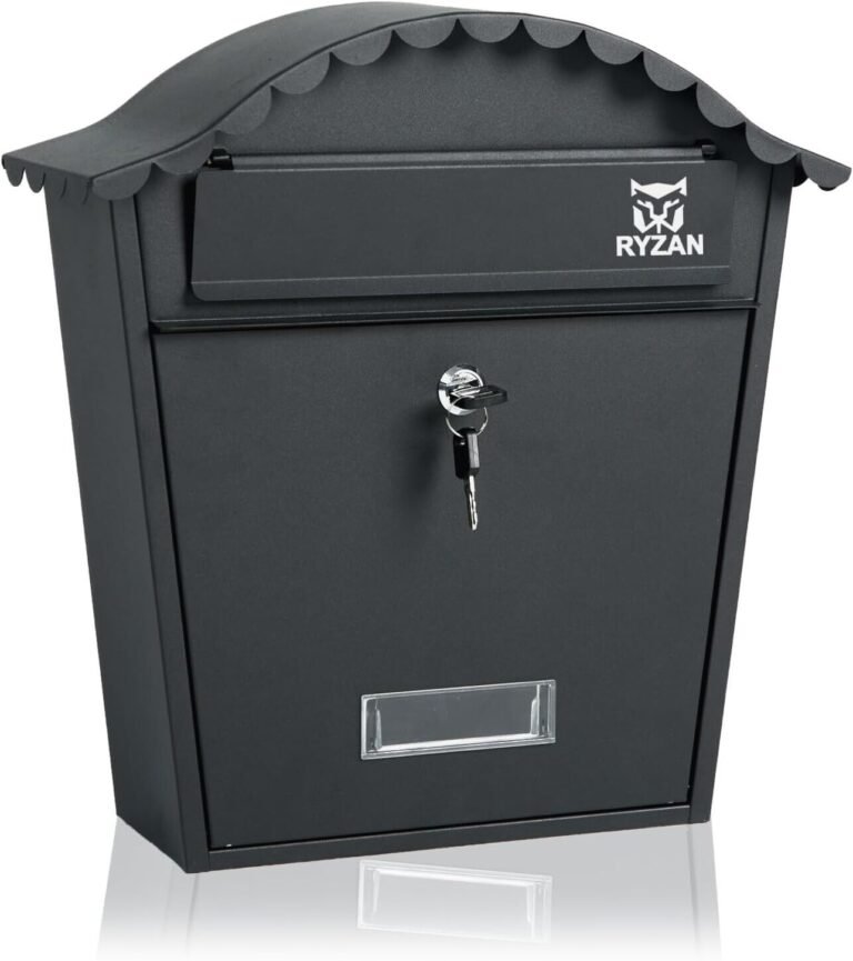 Outdoor lockable parcel delivery box in durable finish